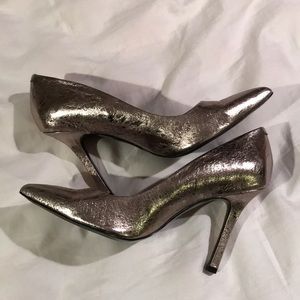 Women’s BCBG silver pointed toe heels size 8